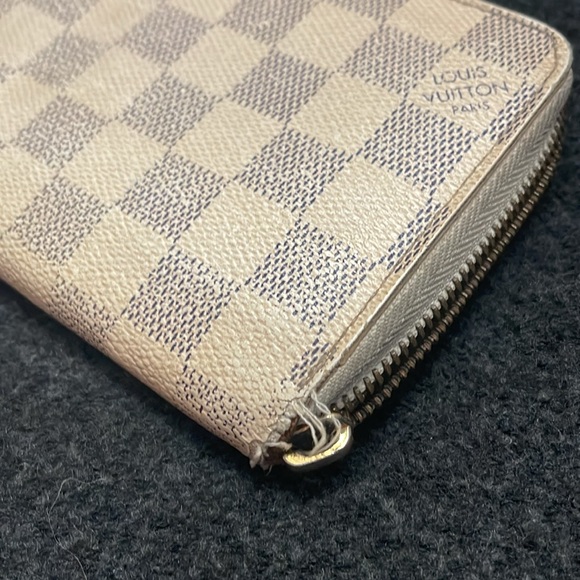 💎AUTHENTIC💎 LV DAMIER AZUR ACCORDION WALLET (NO ZIPPER PULL, COIN STAIN INT) - Picture 4 of 16